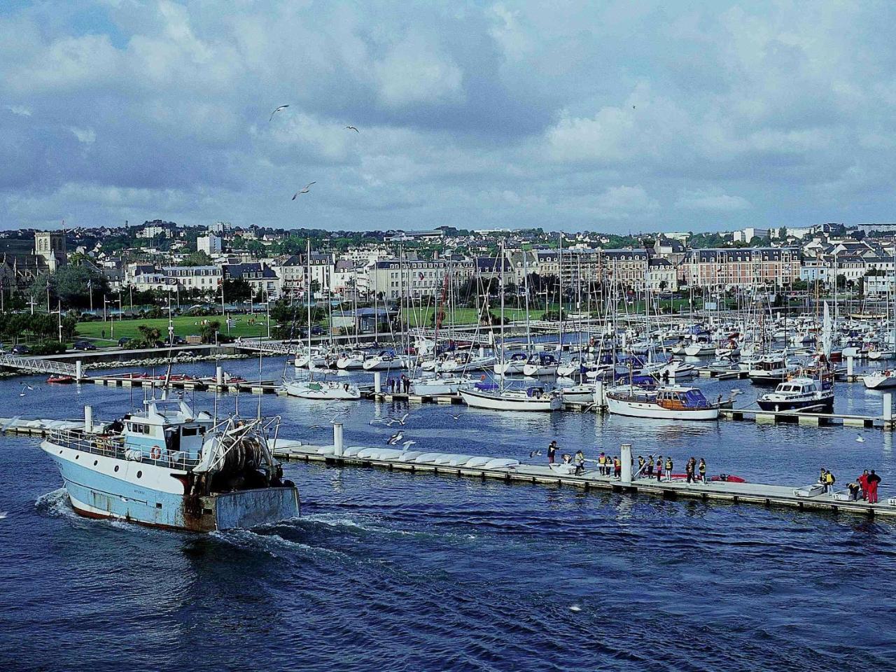 Fyl Good Ex Hotelf1 Cherbourg Tourlaville Exterior foto
